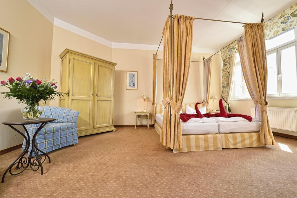Hotel Graf Von Mansfeld Лютерштадт-Айслебен Екстер'єр фото